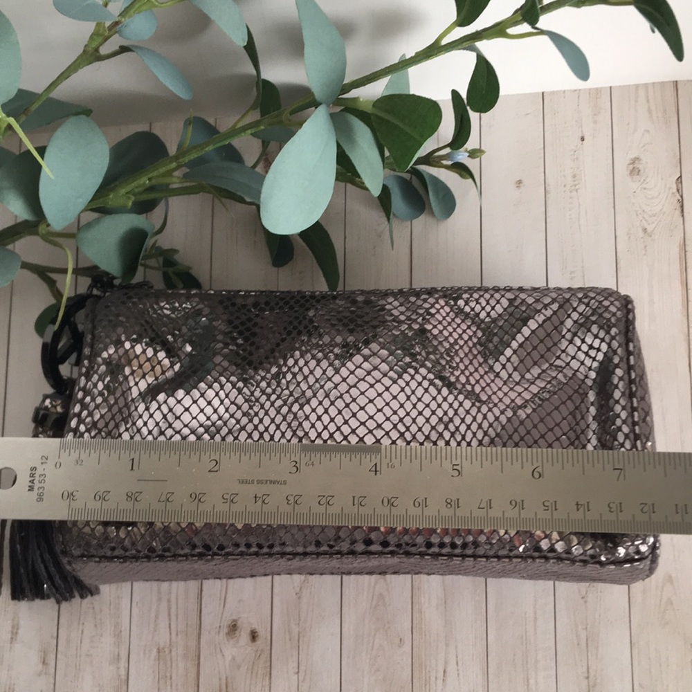 Michael Kors Limited Edition Cosmetic Bag NWOT Rare - Picture 12 of 16